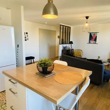 L'escapade Tranquille Apartment *